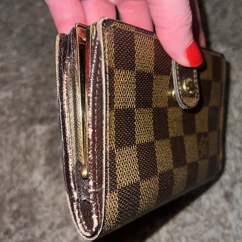 Authentic Louis Vuitton Damier Ebene Kisslock Wallet - Picture 11 of 16